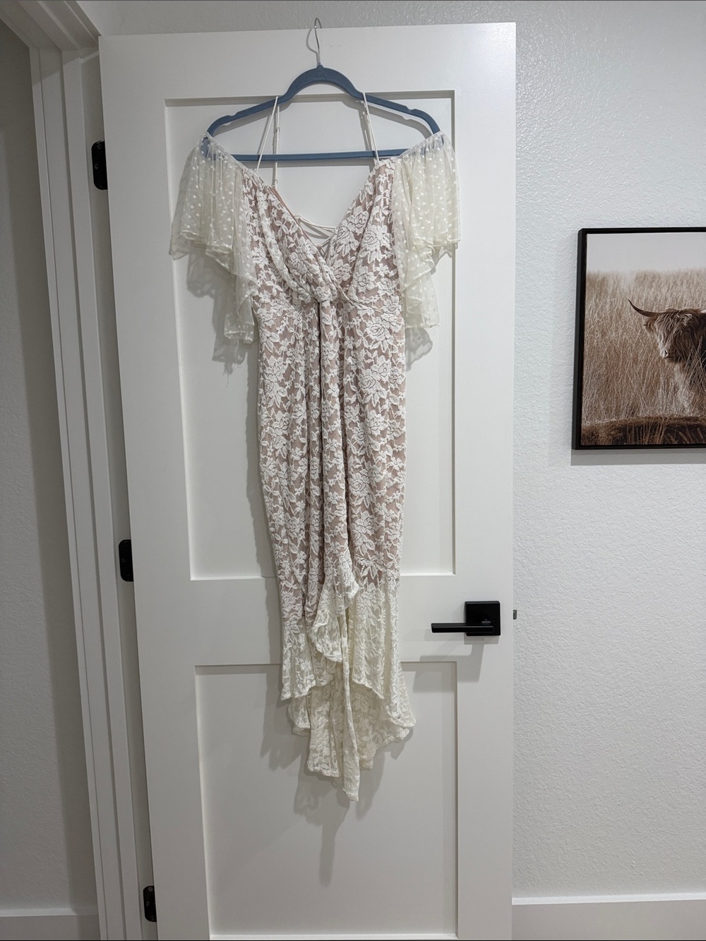 Selfie Leslie Cream Lace High-Low Off-Shoulder Dress